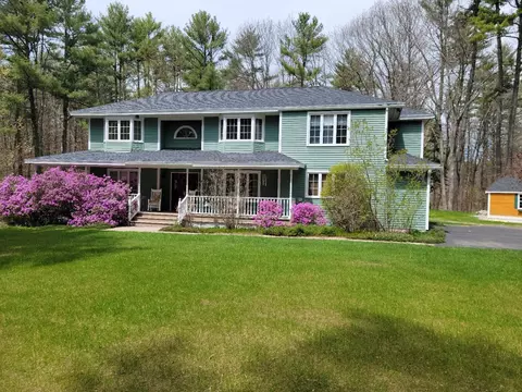 7 Casselton Rd, Raymond, ME 04071