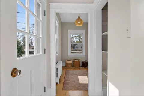 93 Foreside Rd, Falmouth, ME 04105