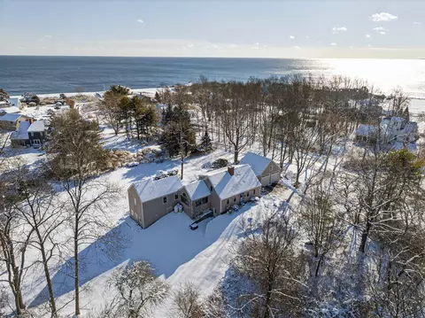 12 Kings Rd, York, ME 03909