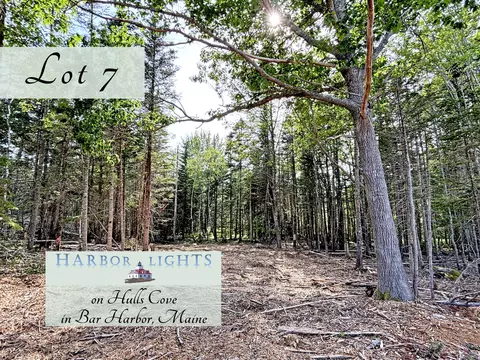 7 Harbor Lights Rd, Bar Harbor, ME 04609