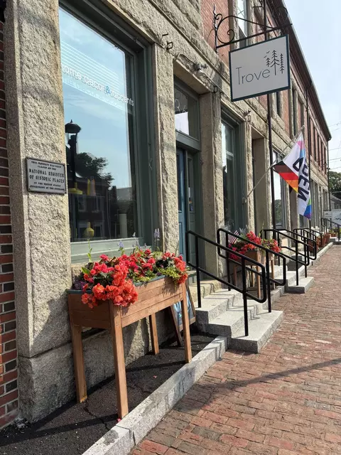 36 E Main St, Searsport, ME 04974