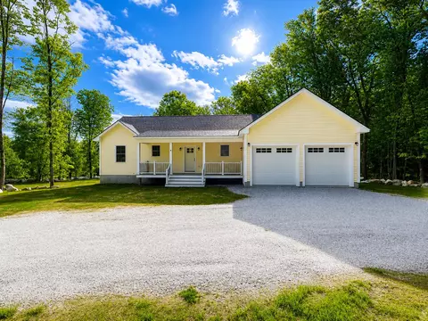 9 Evelyns Way, Hollis, ME 04042