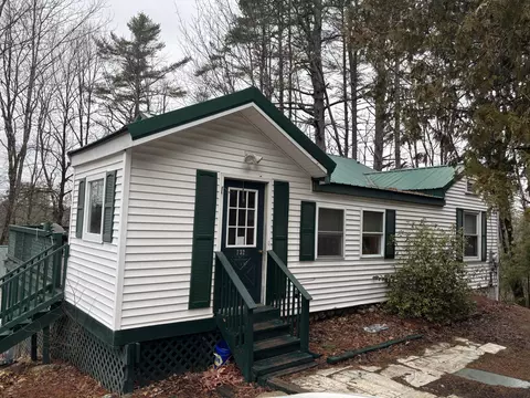 732 Roosevelt Trl, Casco, ME 04015