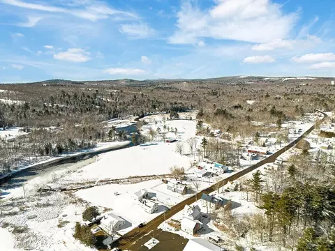 26 Purple Heart Hwy, Brooks, ME 04921