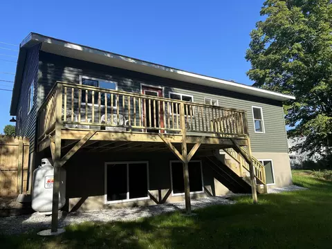 130 Wilton Rd, Farmington, ME 04938