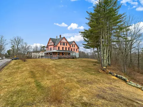 1135 E Pittston Rd, Pittston, ME 04345