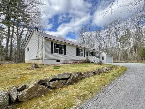 817 Millvale Rd, Bucksport, ME 04416