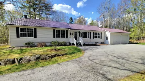 817 Millvale Rd, Bucksport, ME 04416