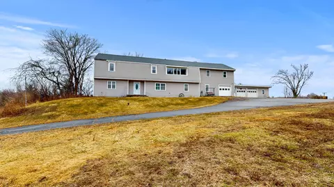 445 W River Rd, Augusta, ME 04330