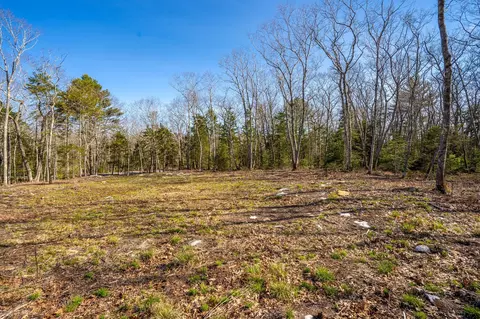 17 Eastwood Ct, Bristol, ME 04539