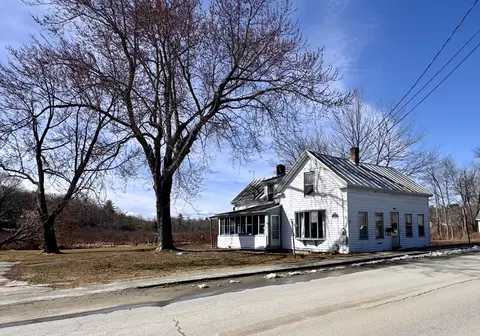 16 Heath St, Oakland, ME 04963
