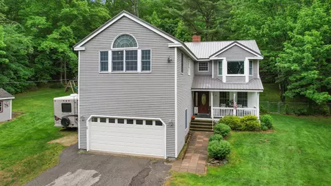 69 Cottage St, Hampden, ME 04444