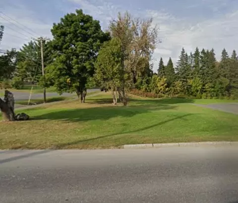 14 Park St, Presque Isle, ME 04769