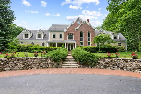 30 Plymouth Dr, Saco, ME 04072