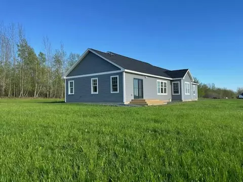 87 Yorktown Rd, Albion, ME 04910