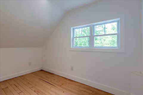 Bedroom - 819 Pleasant Point Rd, Cushing, ME 04563 photo 2 of 10