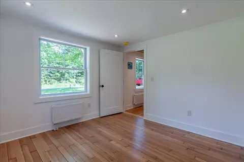 Bedroom - 819 Pleasant Point Rd, Cushing, ME 04563 photo 7 of 10