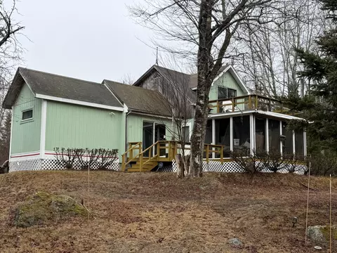 438 Guzzle Rd, Gouldsboro, ME 04607