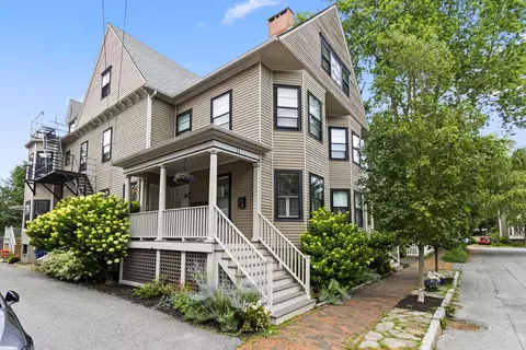 9 Lewis St #3B, Portland, ME 04102