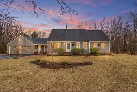 7 Littlefield Dr, Kennebunk, ME 04043