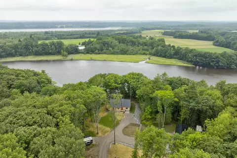 886 Middle Rd, Dresden, ME 04342