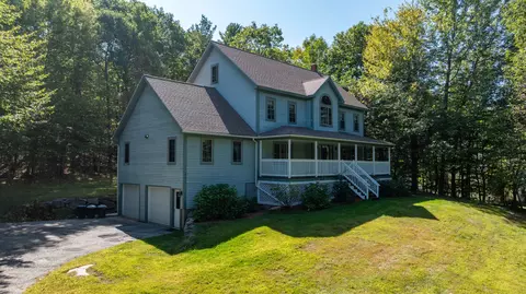 81 Madison Dr, Naples, ME 04055