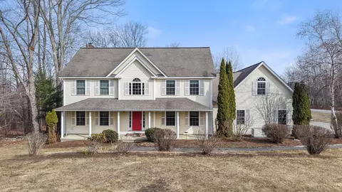 27 Town Farm Rd, Hampden, ME 04444