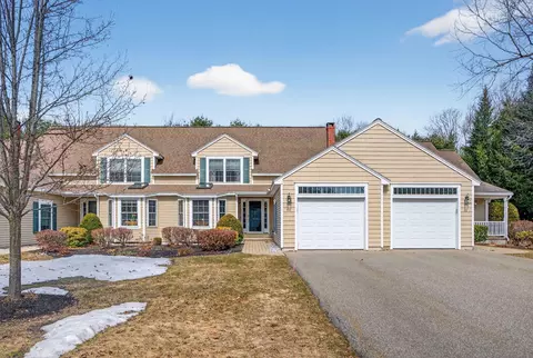 63 Shiretowne Common Dr #22, Kennebunk, ME 04043