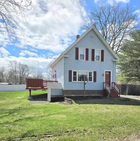 10 Miller St, Benton, ME 04901