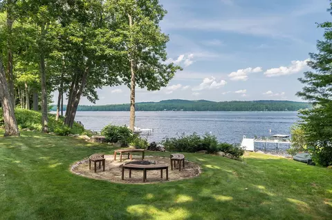 58 Beaumont Dr, Naples, ME 04055