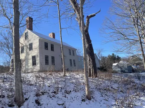 30 Liberty St, South Berwick, ME 03908