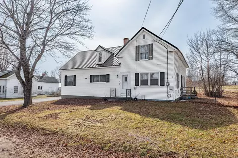 7 Wing Rd, Levant, ME 04456
