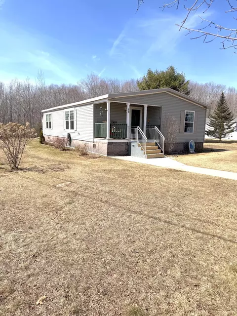 98 Pleasant Hill Rd, Limerick, ME 04048