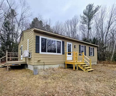 16 White Ave, Jay, ME 04239