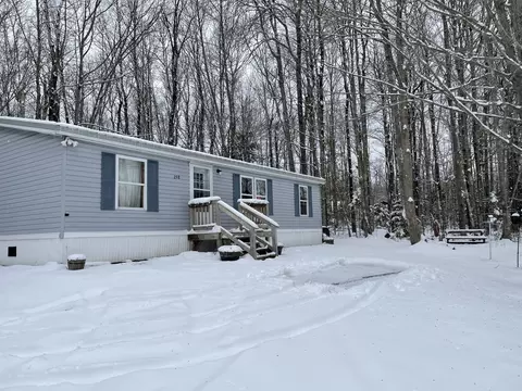 298 Pleasant St, Hartland, ME 04943