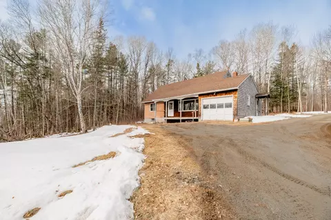 468 New Vineyard Rd, Farmington, ME 04938