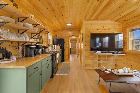 24 Indian Heights Dr, Saint Albans, ME 04971