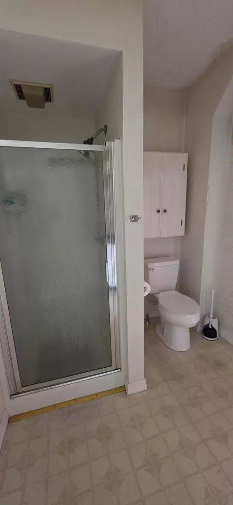 Bath - 28 Maine Ave, Millinocket, ME 04462 photo 5 of 7