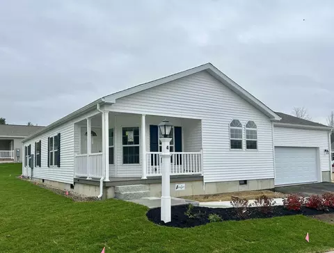 4 Searsport Dr, Berwick, ME 03901