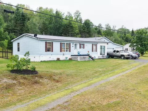 19 Main St, Grand Isle, ME 04746