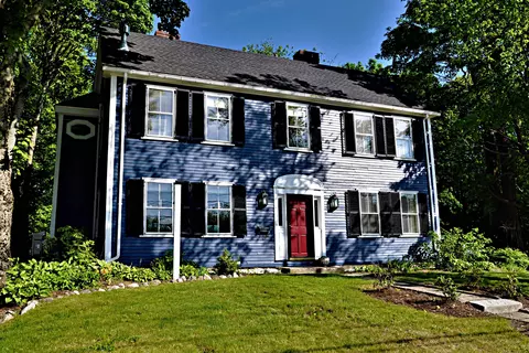 84 Elm St, Camden, ME 04843