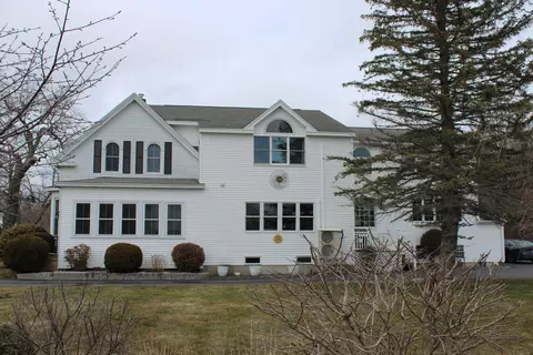77 Granite St, Biddeford, ME 04005