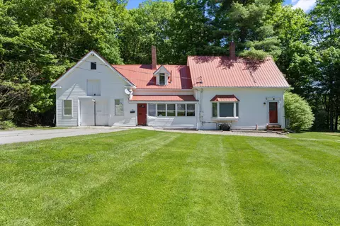 28 Fountain St, Gardiner, ME 04345