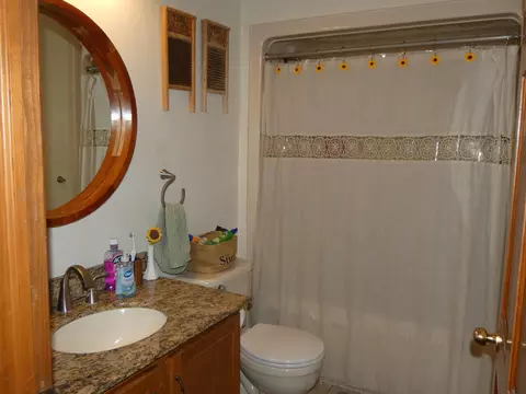 Bath - 511 River Rd, Chelsea, ME 04330 photo 1 of 2