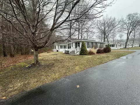 23 College Dr #527, Wells, ME 04090