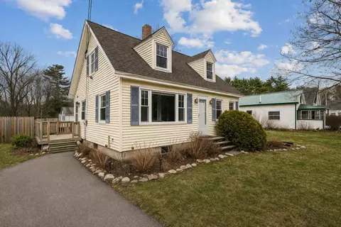 1104 Pequawket Trl, Steep Falls, ME 04085