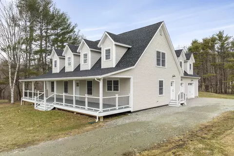29 Pleasant St, Newcastle, ME 04553