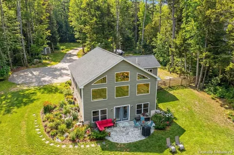 87 Ring Bolt Ln, Surry, ME 04684
