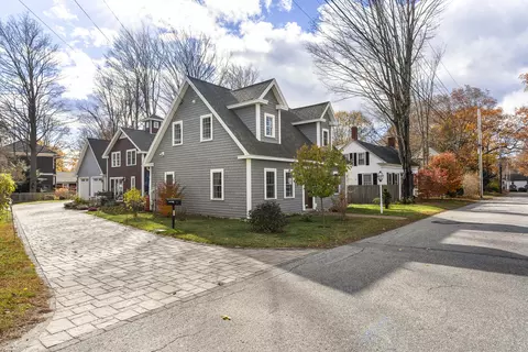 9 Potter St, Brunswick, ME 04011