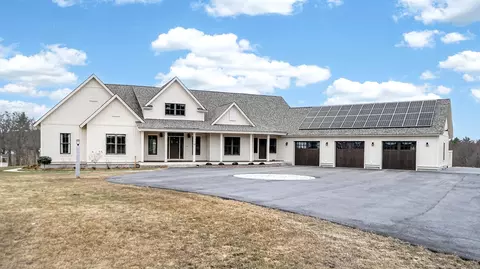 52 Green Acres Dr, Buxton, ME 04093